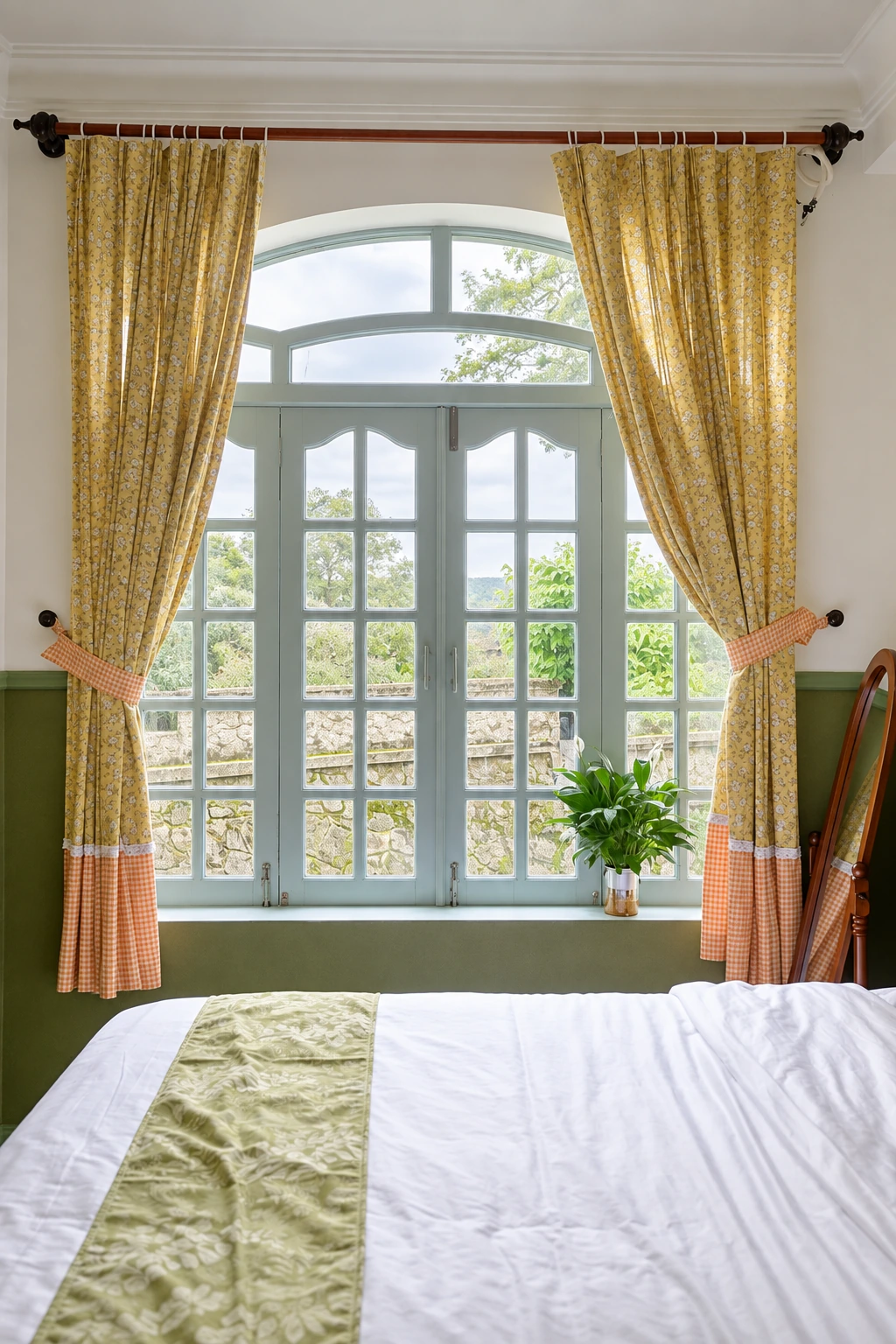 Giường OLIVA nhìn về phía cửa sổ ra vườn